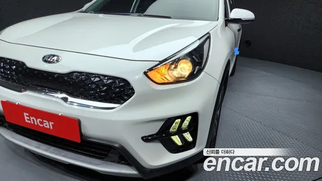 Kia Niro 2020 — фото 8