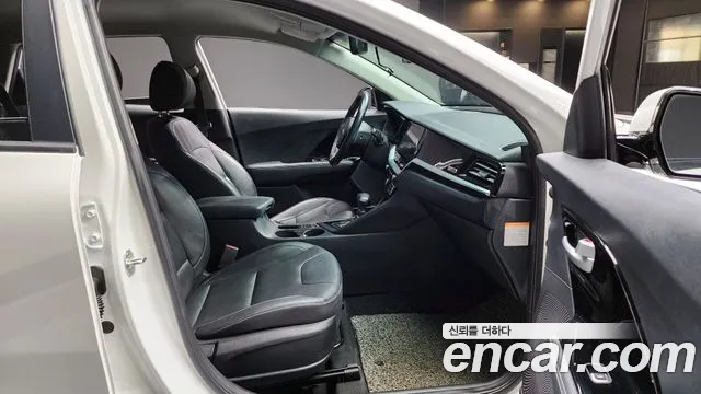 Kia Niro 2020 — фото 16