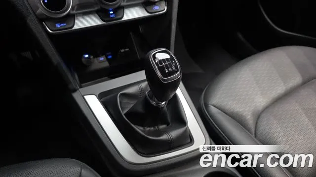 Hyundai AVANTE 2019 — фото 12