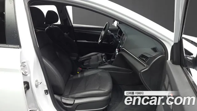 Hyundai AVANTE 2019 — фото 13