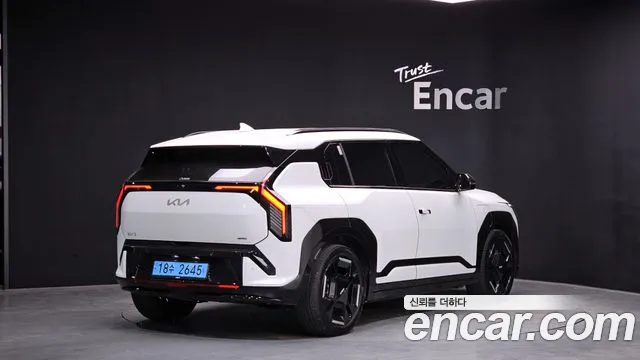 Kia EV3 2025 — фото 1