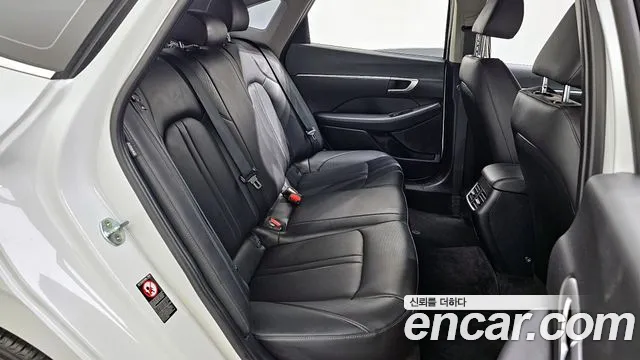 Hyundai Sonata 2022 — фото 18