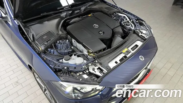 Mercedes-Benz C-Class 2025 — фото 6