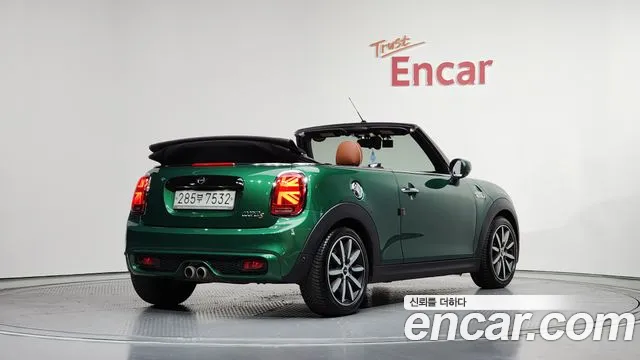 Mini Cooper Convertible 2020 — фото 2