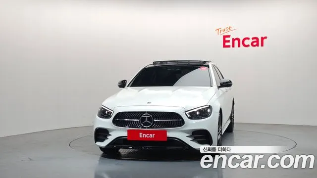 Mercedes-Benz E-Class 2023 — фото 3