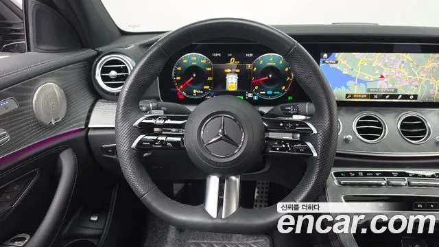 Mercedes-Benz E-Class 2023 — фото 20
