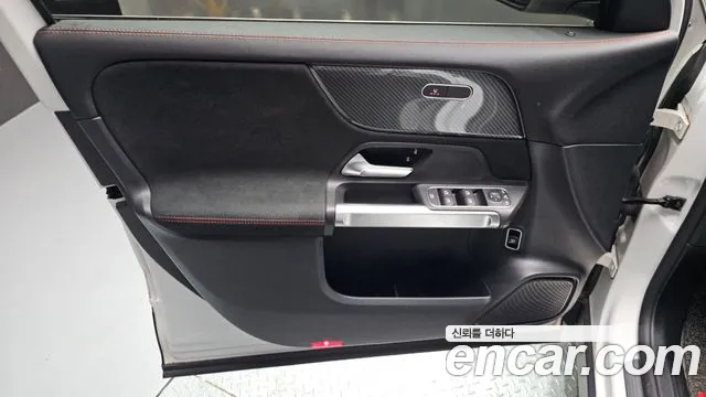 Mercedes-Benz GLB-Class 2022 — фото 14