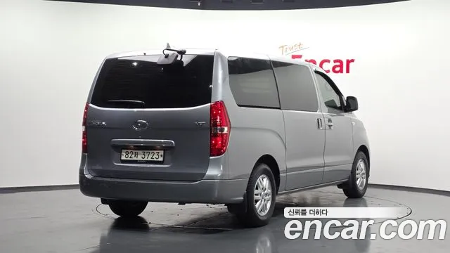 Hyundai Starex 2021 — фото 2