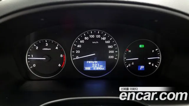 Hyundai Starex 2021 — фото 8