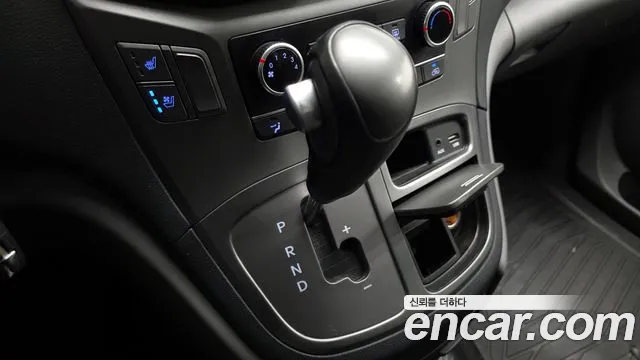 Hyundai Starex 2021 — фото 9