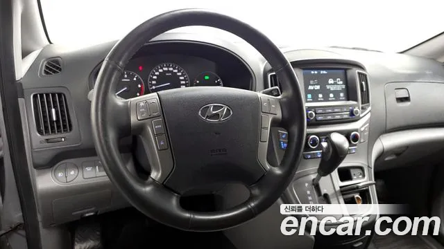 Hyundai Starex 2021 — фото 12