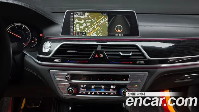 BMW 7-Series 2018 — фото 15