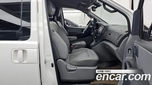 Hyundai Starex 2020 — фото 17