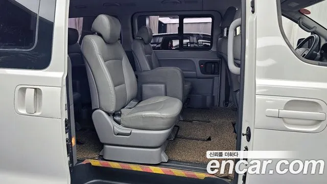 Hyundai Starex 2020 — фото 18