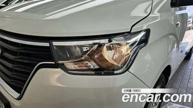 Hyundai Starex 2020 — фото 8
