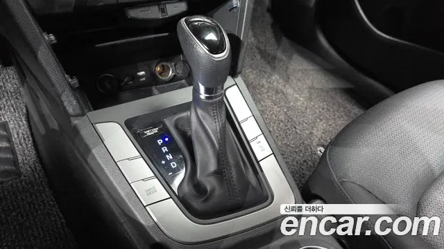 Hyundai AVANTE 2016 — фото 9
