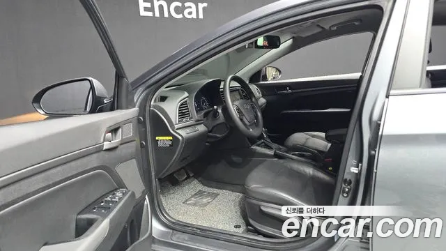 Hyundai AVANTE 2016 — фото 10