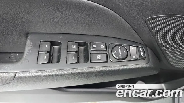 Hyundai AVANTE 2016 — фото 16