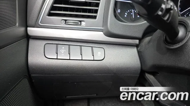 Hyundai AVANTE 2016 — фото 17