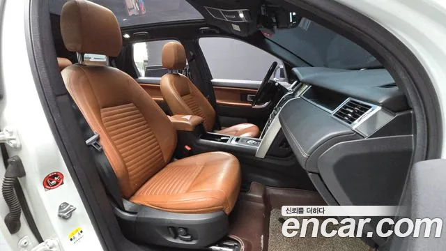 Land Rover Discovery Sport 2017 — фото 11