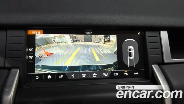 Land Rover Discovery Sport 2017 — фото 15