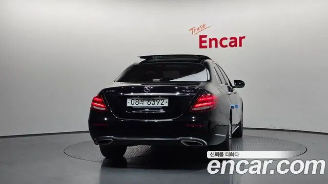Mercedes-Benz E-Class 2019 — фото 4