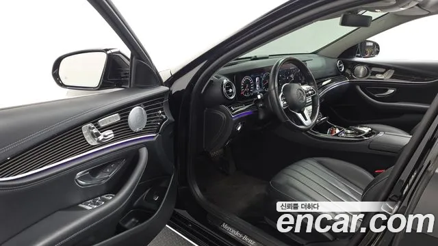 Mercedes-Benz E-Class 2019 — фото 13