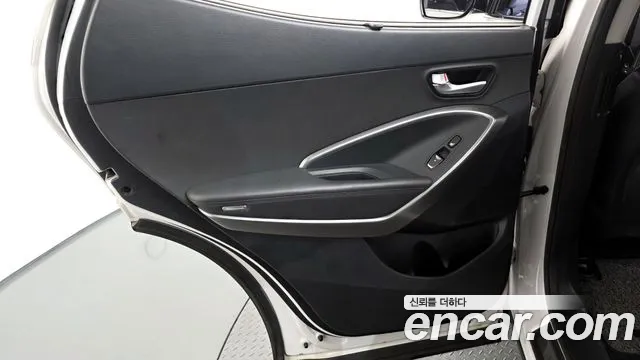 Hyundai Santafe 2016 — фото 15