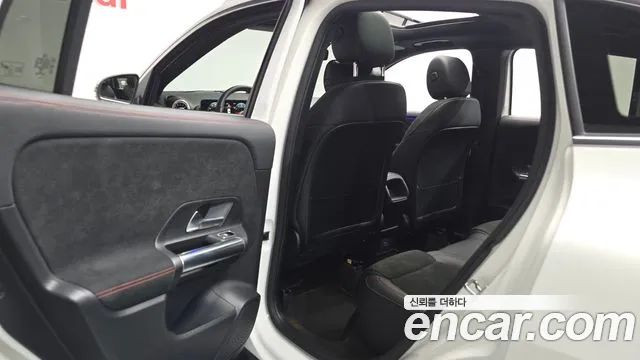 Mercedes-Benz GLA-Class 2021 — фото 15