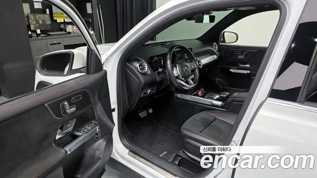 Mercedes-Benz GLB-Class 2023 — фото 10
