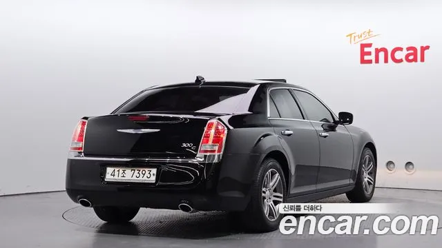 Chrysler 300C 2012 — фото 2