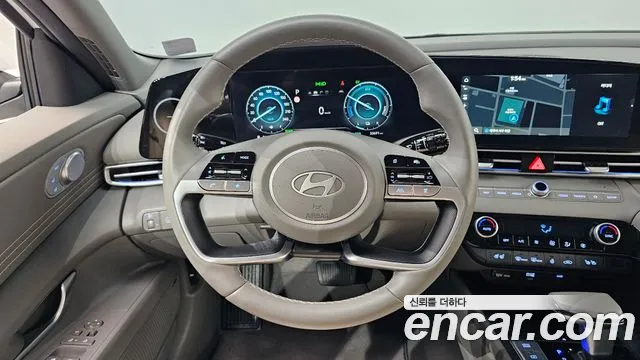 Hyundai AVANTE 2024 — фото 19