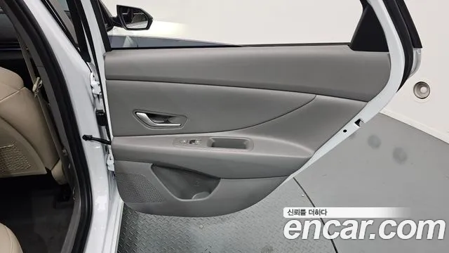 Hyundai AVANTE 2024 — фото 15