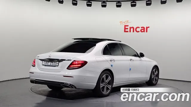 Mercedes-Benz E-Class 2019 — фото 2