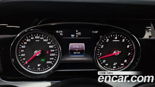 Mercedes-Benz E-Class 2019 — фото 11