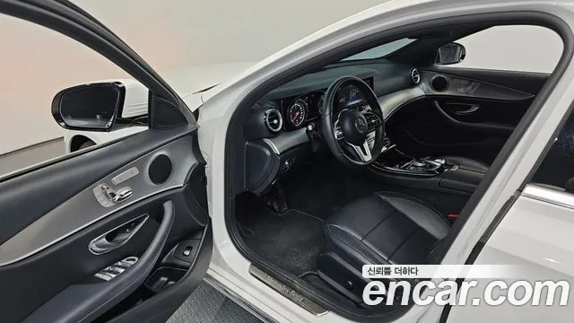 Mercedes-Benz E-Class 2019 — фото 13