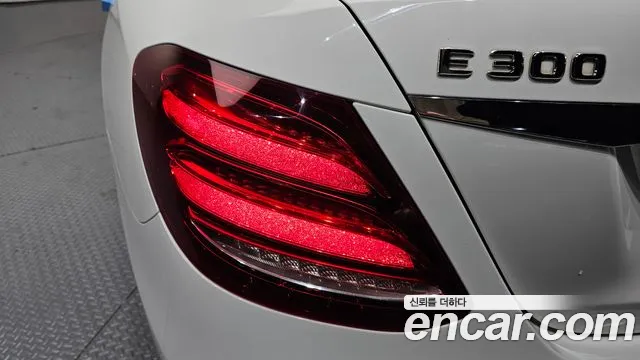 Mercedes-Benz E-Class 2019 — фото 9