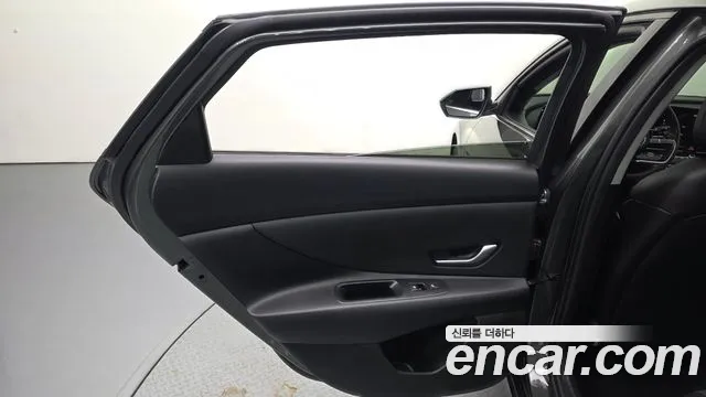 Hyundai AVANTE 2023 — фото 15