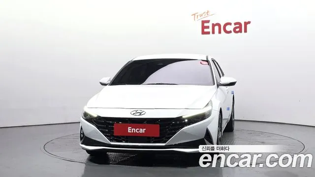 Hyundai AVANTE 2023 — фото 3