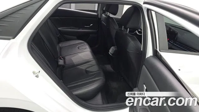 Hyundai AVANTE 2023 — фото 17