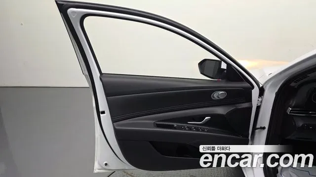 Hyundai AVANTE 2023 — фото 14