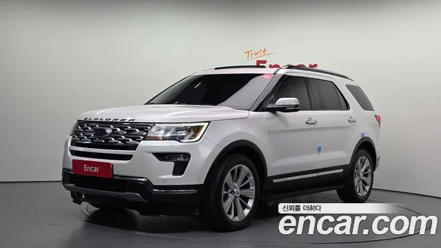 Ford Explorer 2019 — фото 1