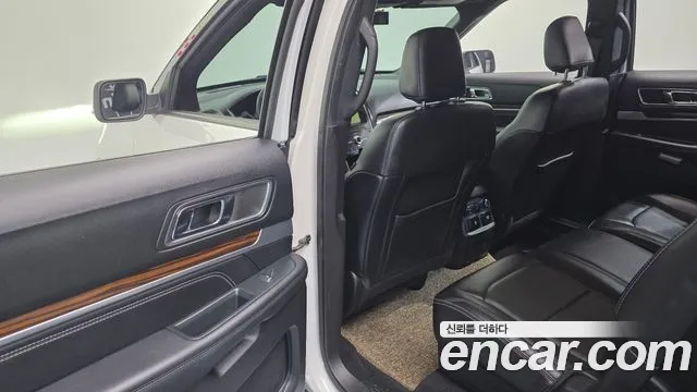 Ford Explorer 2019 — фото 18