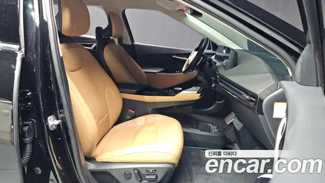 Kia EV6 2023 — фото 17