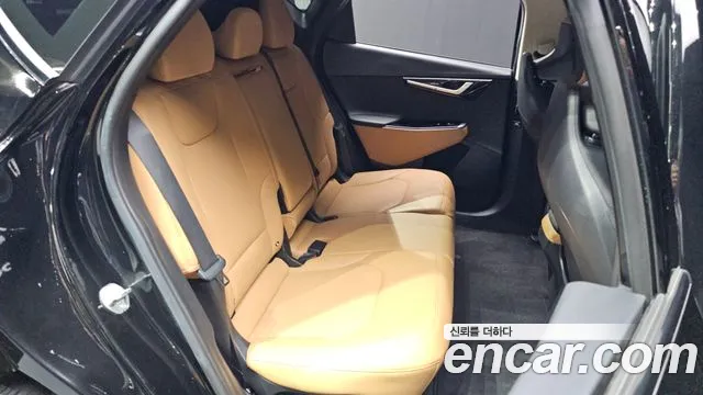 Kia EV6 2023 — фото 18