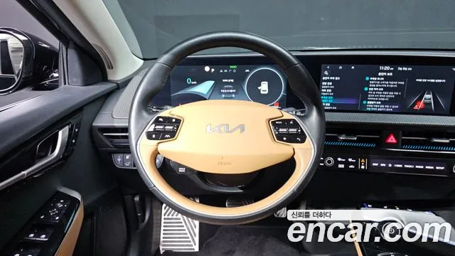Kia EV6 2023 — фото 20