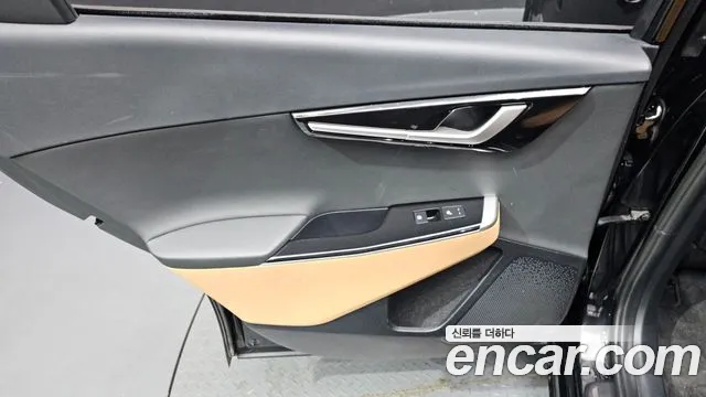 Kia EV6 2023 — фото 15