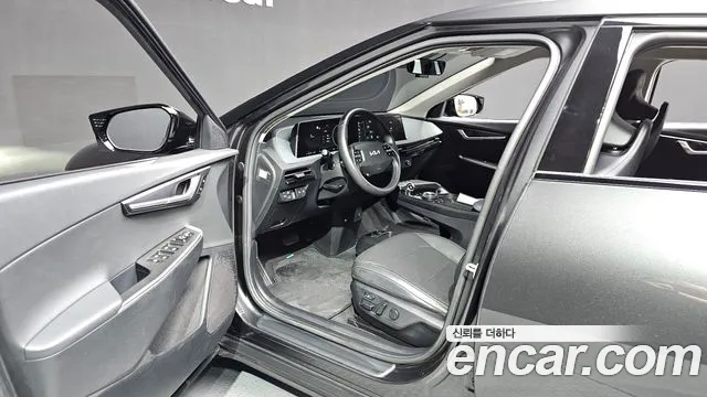 Kia EV6 2022 — фото 13