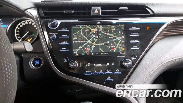Toyota Camry 2019 — фото 19