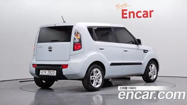 Kia Soul 2010 — фото 2